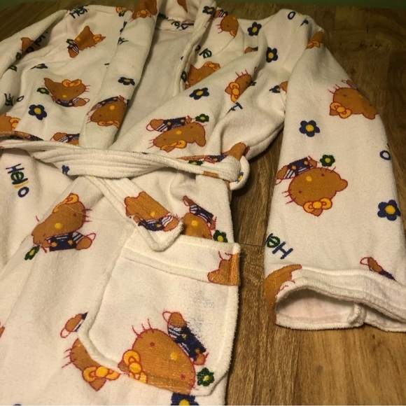 Yashulan Hello Kitty Long Belted Robe Womens Size Adjustable White Pockets - Picture 6 of 7